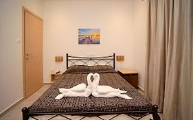 Karnagio Rooms