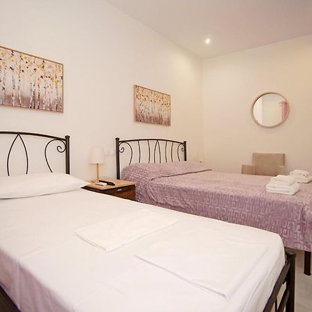 Karnagio Rooms Kyparissia Esterno foto