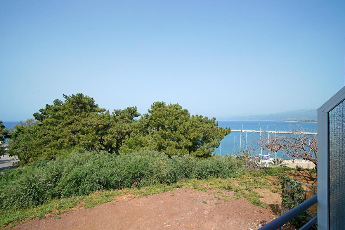 Karnagio Rooms Kyparissia Esterno foto