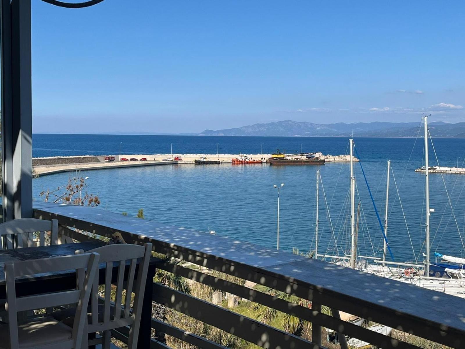 Karnagio Rooms Kyparissia Esterno foto